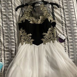 black n White prom dress